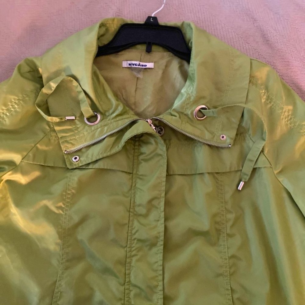 Spring Green Jacket - Picture 2 of 6
